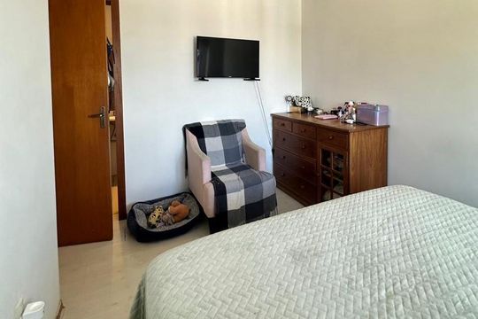 Quarto de casa de condomínio à venda com 3 quartos, 122m² em Medianeira, Porto Alegre