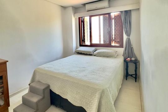 Quarto de casa de condomínio à venda com 3 quartos, 122m² em Medianeira, Porto Alegre