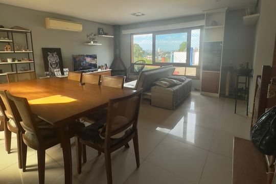 Sala de casa de condomínio à venda com 3 quartos, 122m² em Medianeira, Porto Alegre