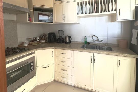Cozinha de casa de condomínio à venda com 3 quartos, 122m² em Medianeira, Porto Alegre