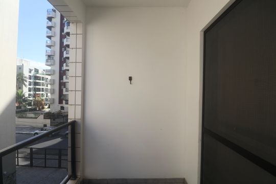 Varanda de apartamento para alugar com 2 quartos, 63m² em Jardim Las Palmas, Guarujá