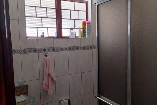 Banheiro de casa para alugar com 2 quartos, 500m² em Parque Tres Meninos, Sorocaba