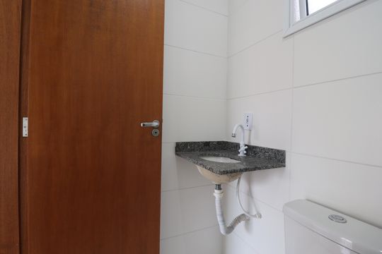 Banheiro Quarto 1 suíte de apartamento à venda com 2 quartos, 104m² em Vila Alice, Santo André