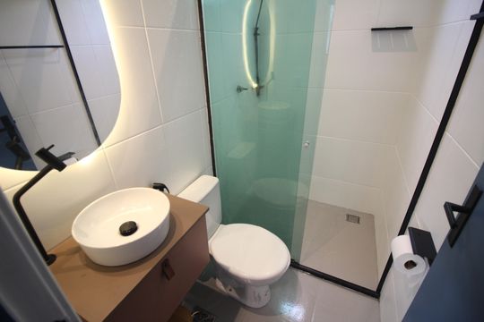 Banheiro de apartamento à venda com 2 quartos, 53m² em Santa Maria, Contagem