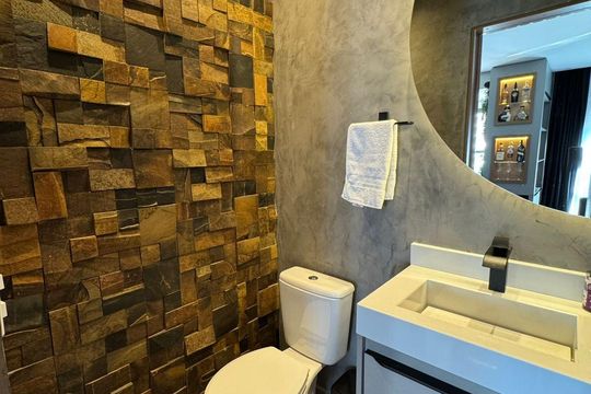 Banheiro de apartamento à venda com 1 quarto, 56m² em Vila Yara, Osasco