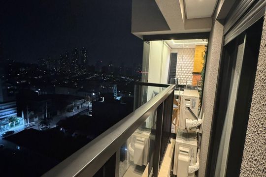 Varanda de apartamento à venda com 1 quarto, 56m² em Vila Yara, Osasco
