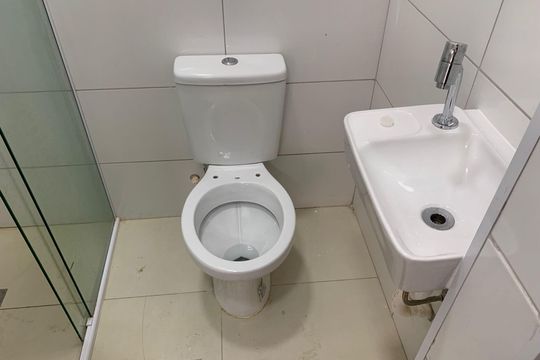 Banheiro da Suíte de apartamento para alugar com 2 quartos, 75m² em Embaré, Santos