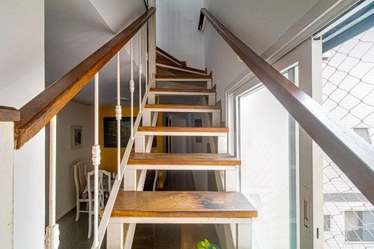 Escada de apartamento à venda com 5 quartos, 256m² em Recreio dos Bandeirantes, Rio de Janeiro