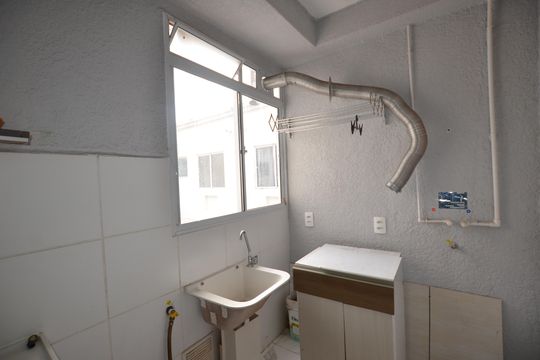Cozinha e Área de Serviço de apartamento à venda com 2 quartos, 45m² em Cavalcanti, Rio de Janeiro