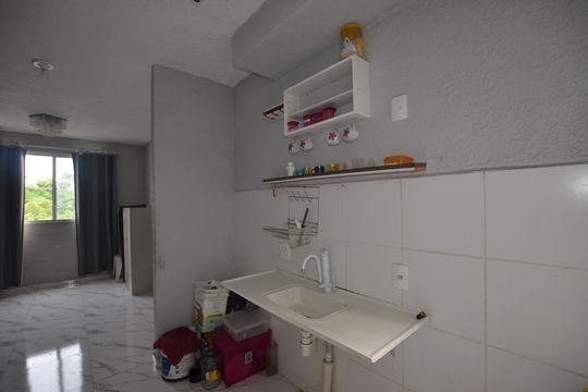 Cozinha e Área de Serviço de apartamento à venda com 2 quartos, 45m² em Cavalcanti, Rio de Janeiro