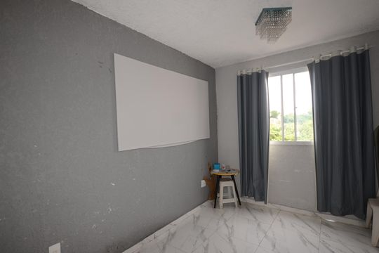 Sala de apartamento à venda com 2 quartos, 45m² em Cavalcanti, Rio de Janeiro