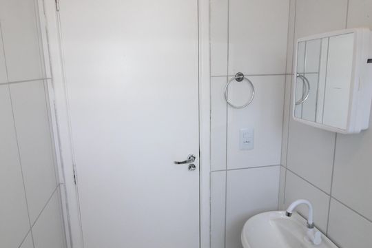 Banheiro de apartamento para alugar com 2 quartos, 47m² em Monte Castelo, São José dos Campos