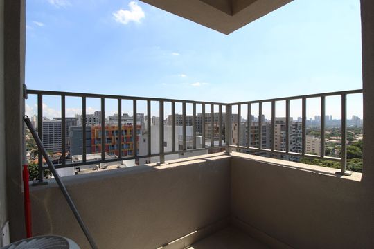 Varanda de kitnet/studio à venda com 1 quarto, 30m² em Indianópolis, São Paulo
