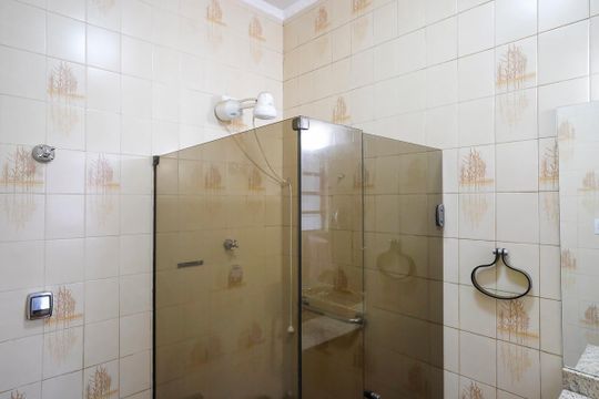 Banheiro de casa à venda com 2 quartos, 273m² em Barcelona, São Caetano do Sul