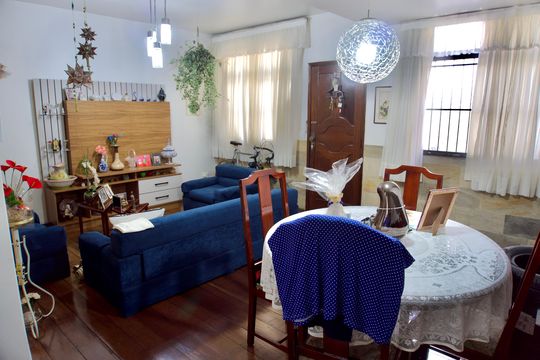 Sala de casa à venda com 3 quartos, 136m² em Padre Eustáquio, Belo Horizonte