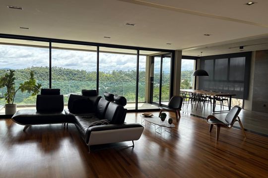 Sala de casa de condomínio à venda com 5 quartos, 615m² em Alphaville, Santana de Parnaíba