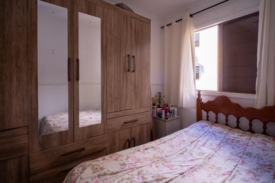 Quarto 1 de apartamento à venda com 2 quartos, 47m² em Jardim Jussara, São Paulo