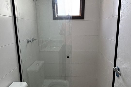 Banheiro da Suíte de apartamento à venda com 2 quartos, 56m² em Parque das Nações, Santo André