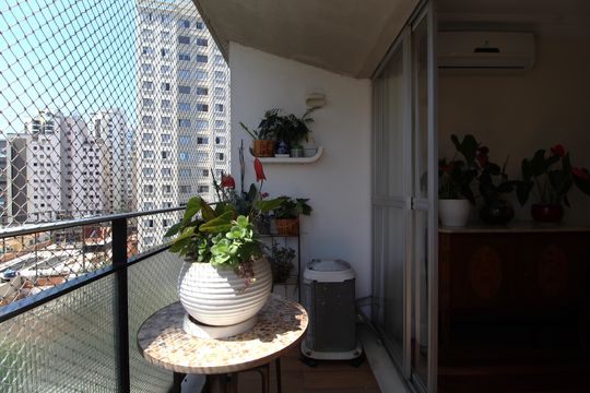 Varanda de apartamento à venda com 2 quartos, 111m² em Vila Nova Conceição, São Paulo