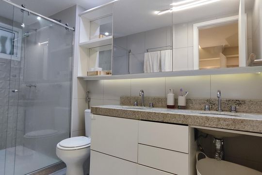 Banheiro da Suíte 1 de apartamento à venda com 3 quartos, 149m² em Recreio dos Bandeirantes, Rio de Janeiro