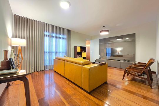 Apartamento à venda com 4 quartos, 204m² em Funcionários, Belo Horizonte