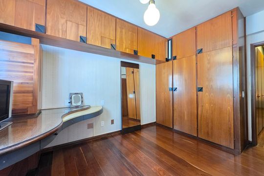 Quarto 2 de apartamento à venda com 4 quartos, 204m² em Funcionários, Belo Horizonte