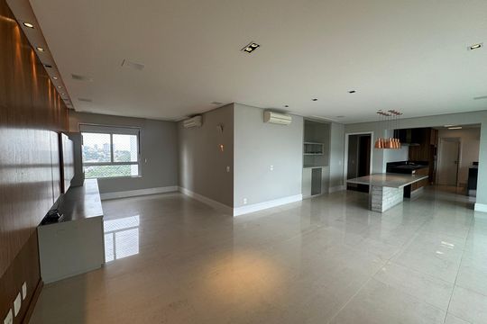 Apartamento à venda com 3 quartos, 196m² em Empresarial 18 do Forte, Barueri