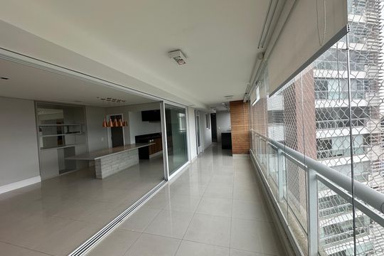 Varanda da Sala de apartamento à venda com 3 quartos, 196m² em Empresarial 18 do Forte, Barueri