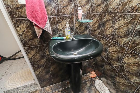 Casa 1 - Banheiro de casa à venda com 2 quartos, 147m² em Vila Jacuí, São Paulo