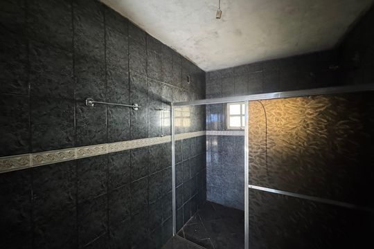 Banheiro 2 de casa para alugar com 2 quartos, 400m² em Cidade Soberana, Guarulhos