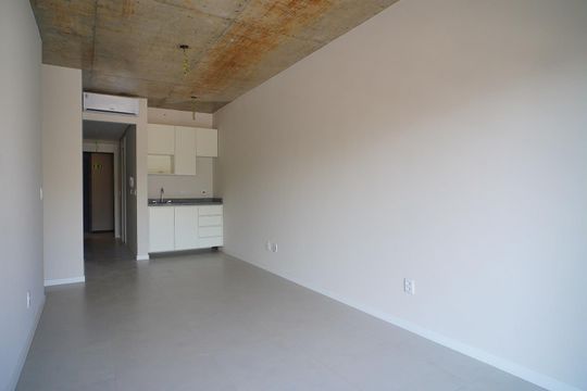 Sala de kitnet/studio para alugar com 1 quarto, 30m² em Rio Branco, Porto Alegre