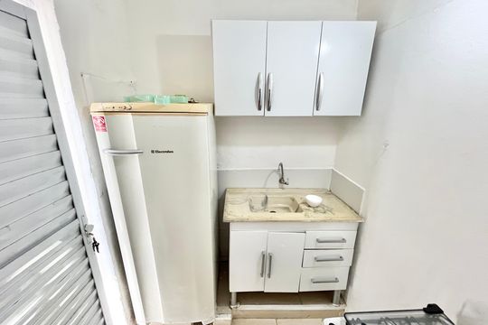 Cozinha de casa para alugar com 1 quarto, 25m² em Vila Roque, São Paulo