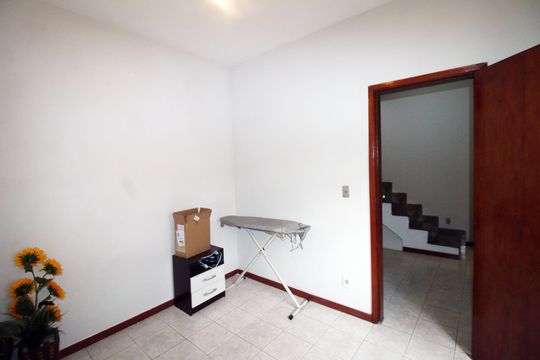 Quarto 2 de casa à venda com 2 quartos, 200m² em Olaria, Rio de Janeiro