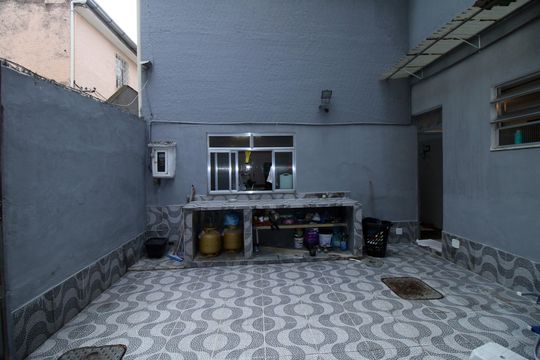 Quintal de casa à venda com 2 quartos, 200m² em Olaria, Rio de Janeiro