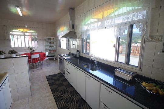 Cozinha e Área de Serviço de casa para alugar com 3 quartos, 637m² em Novo Santa Cecília, Belo Horizonte