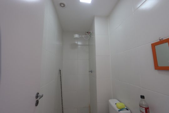 Banheiro de apartamento à venda com 2 quartos, 35m² em Fazenda da Juta, São Paulo