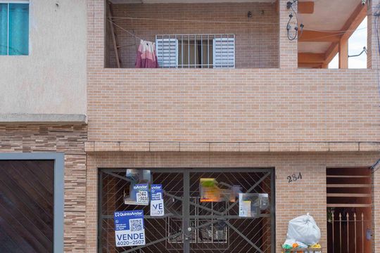 Fachada de casa à venda com 3 quartos, 125m² em Conceição, Diadema