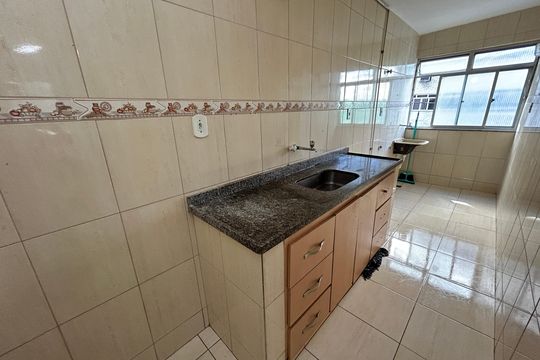 Cozinha de apartamento à venda com 2 quartos, 57m² em Tomás Coelho, Rio de Janeiro