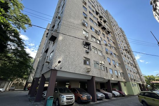 Fachada do bloco de apartamento à venda com 2 quartos, 57m² em Tomás Coelho, Rio de Janeiro