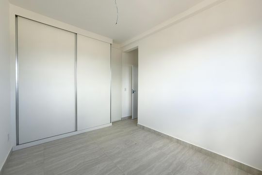 Apartamento à venda com 2 quartos, 75m² em Novo Riacho, Contagem