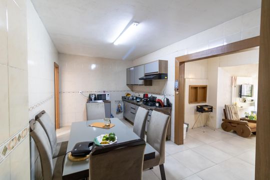 Casa à venda com 4 quartos, 200m² em Partenon, Porto Alegre