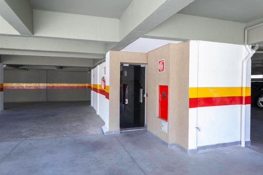 Entrada de apartamento à venda com 2 quartos, 125m² em Arvoredo, Contagem