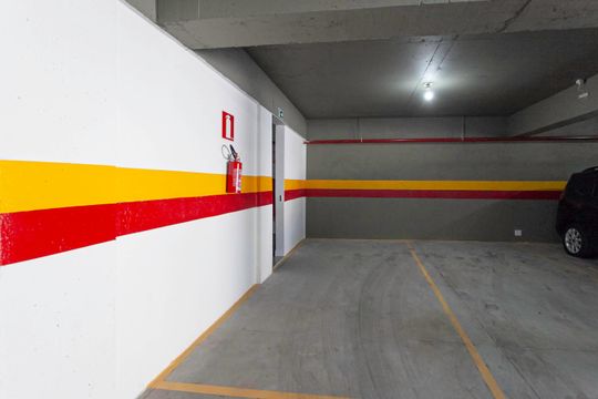 Garagem de apartamento à venda com 2 quartos, 125m² em Arvoredo, Contagem