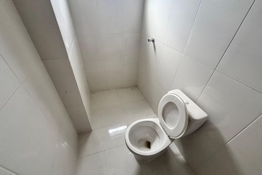 Banheiro de apartamento à venda com 2 quartos, 46m² em Parque Boturussu, São Paulo