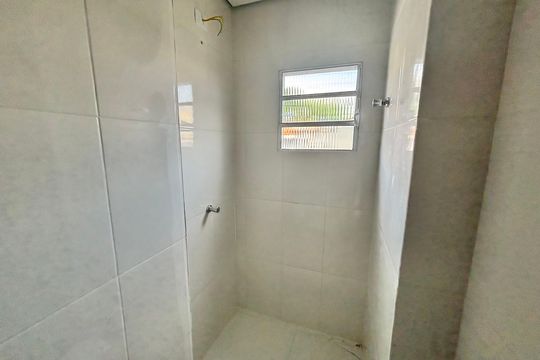 Banheiro de apartamento à venda com 2 quartos, 44m² em Parque Boturussu, São Paulo