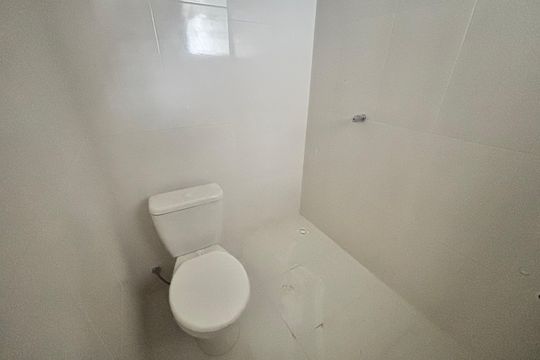 Banheiro de apartamento à venda com 2 quartos, 38m² em Parque Boturussu, São Paulo