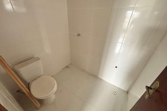 Banheiro de apartamento à venda com 2 quartos, 37m² em Parque Boturussu, São Paulo