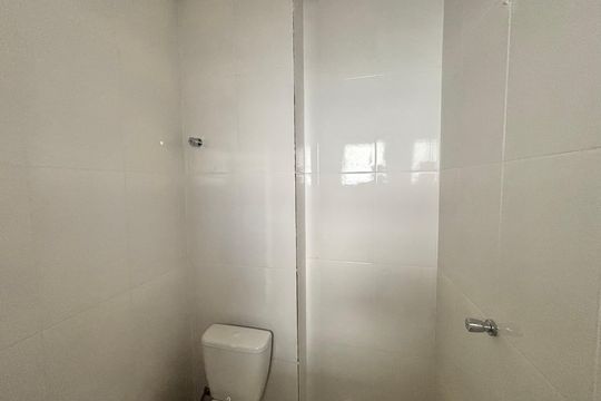 Banheiro de apartamento à venda com 2 quartos, 38m² em Parque Boturussu, São Paulo