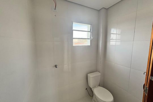 Banheiro de apartamento à venda com 2 quartos, 34m² em Parque Boturussu, São Paulo