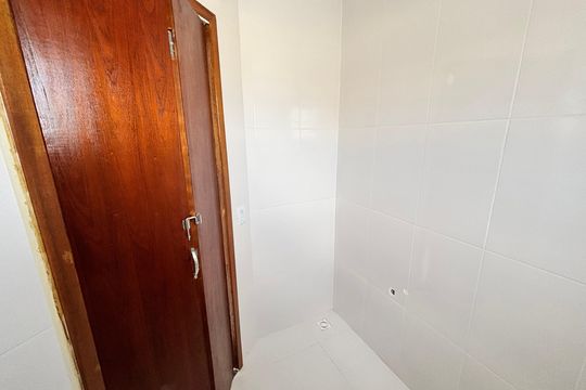 Banheiro de apartamento à venda com 2 quartos, 34m² em Parque Boturussu, São Paulo